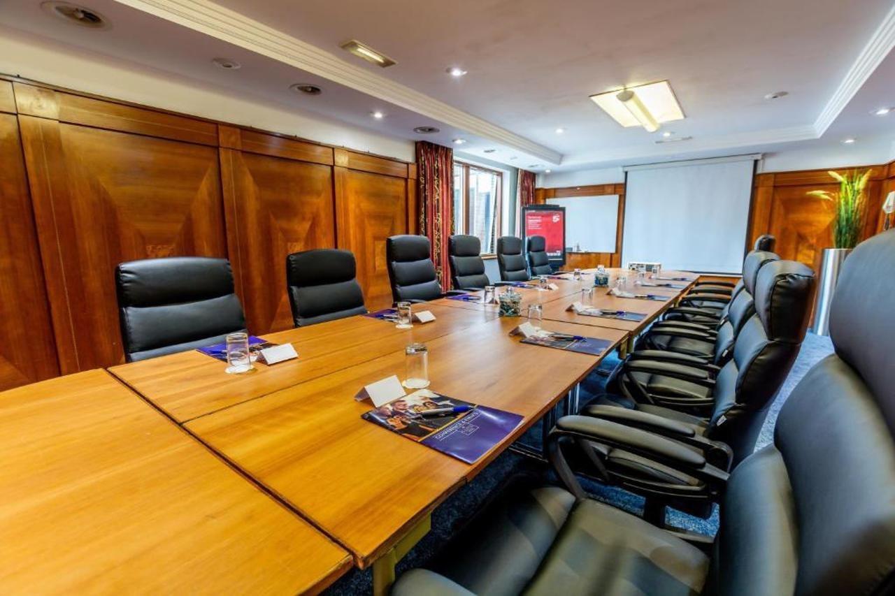 Britannia Daresbury Park Hotel & Spa Warrington Екстериор снимка