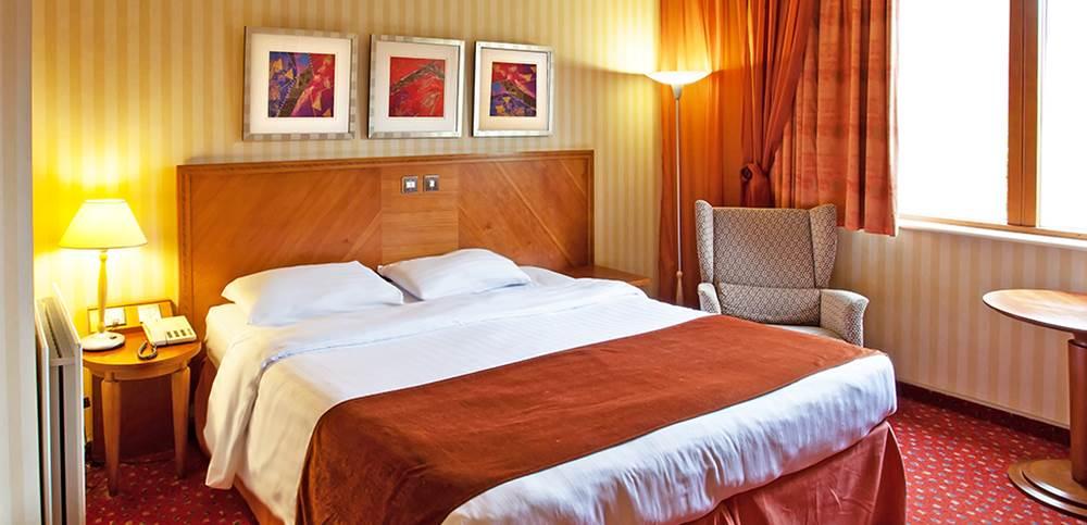 Britannia Daresbury Park Hotel & Spa Warrington Екстериор снимка