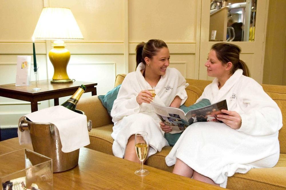 Britannia Daresbury Park Hotel & Spa Warrington Екстериор снимка
