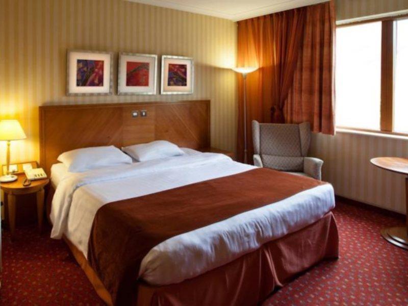 Britannia Daresbury Park Hotel & Spa Warrington Екстериор снимка